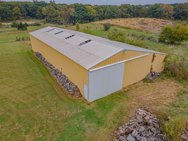 1762 COUNTY ROAD 2715, Moberly, MO 65270