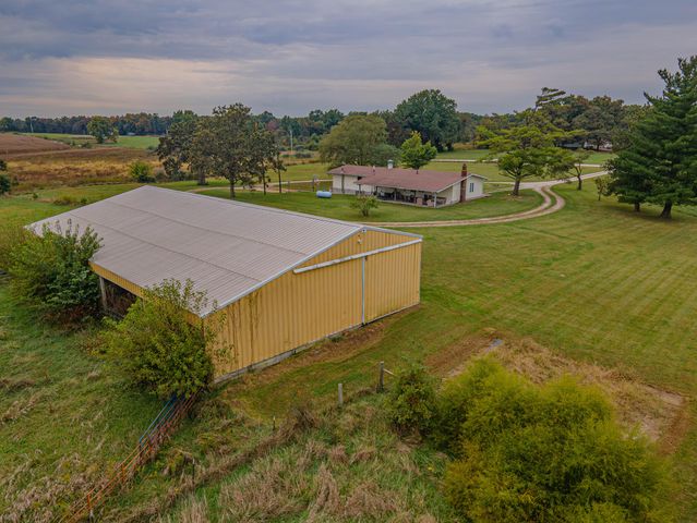 1762 COUNTY ROAD 2715, Moberly, MO 65270