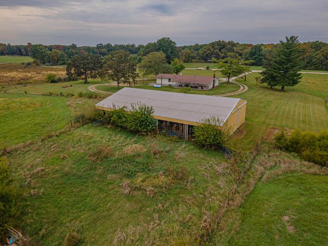 1762 COUNTY ROAD 2715, Moberly, MO 65270