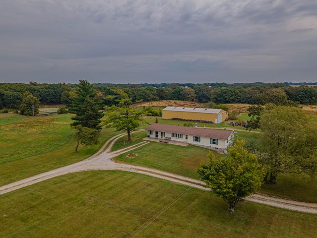 1762 COUNTY ROAD 2715, Moberly, MO 65270