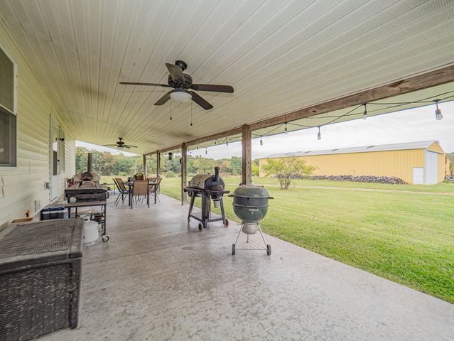 1762 COUNTY ROAD 2715, Moberly, MO 65270