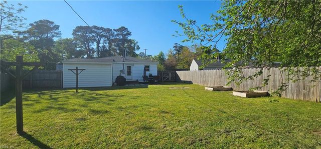 8248 Simons DR, Norfolk, VA 23505