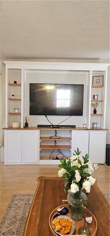 8248 Simons DR, Norfolk, VA 23505