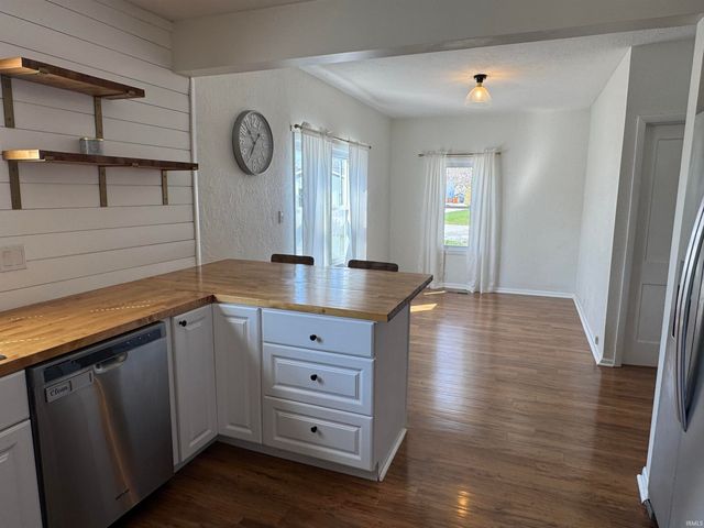 36 N Pearl Street, New Waverly, IN 46961