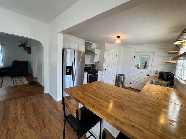 36 N Pearl Street, New Waverly, IN 46961