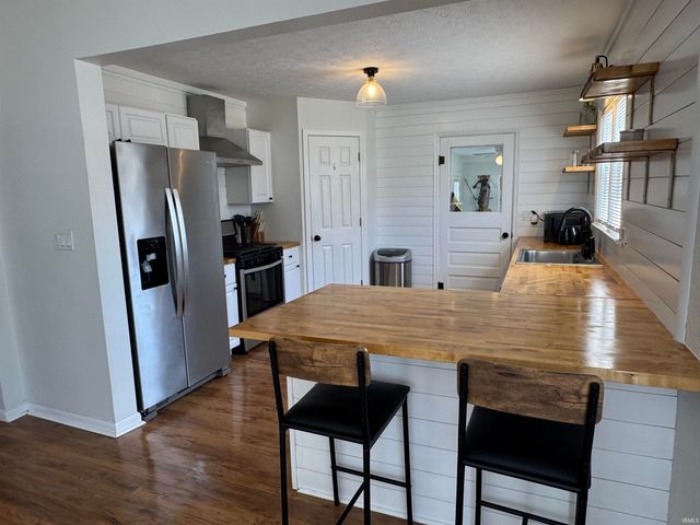 36 N Pearl Street, New Waverly, IN 46961