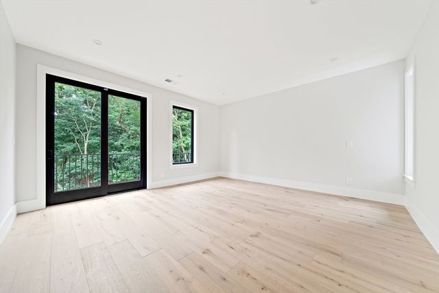 94 Thurston Rd 94, Newton, MA 02464