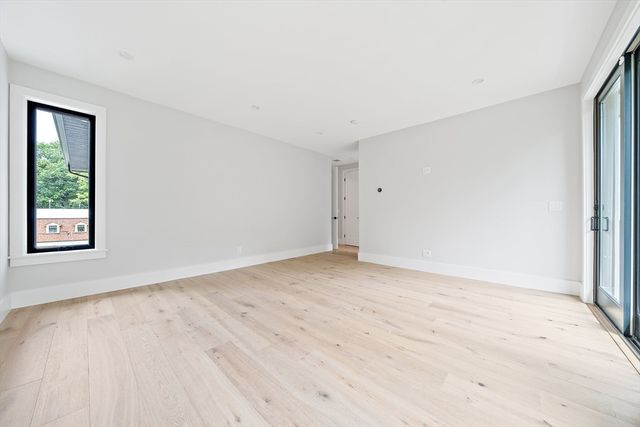 94 Thurston Rd 94, Newton, MA 02464