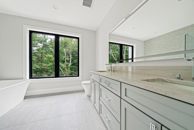 94 Thurston Rd 94, Newton, MA 02464