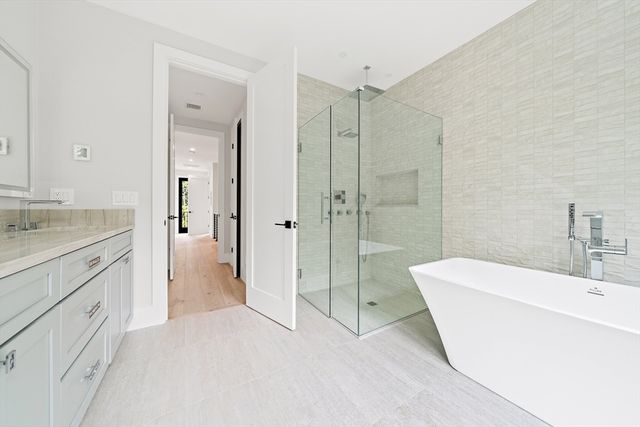94 Thurston Rd 94, Newton, MA 02464