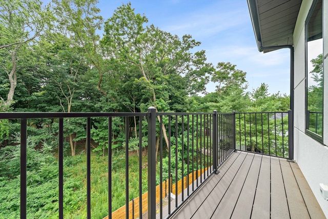 94 Thurston Rd 94, Newton, MA 02464