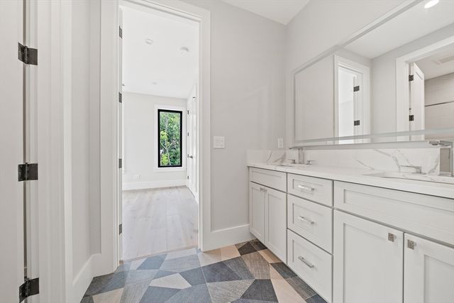 94 Thurston Rd 94, Newton, MA 02464