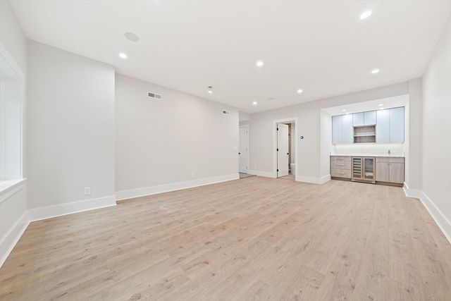94 Thurston Rd 94, Newton, MA 02464