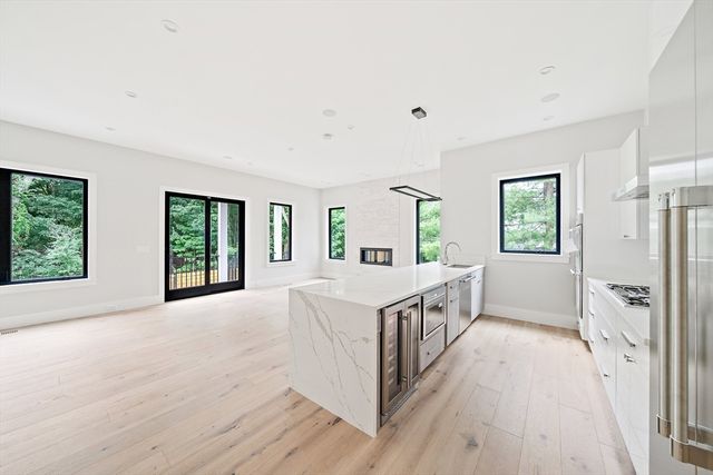 94 Thurston Rd 94, Newton, MA 02464