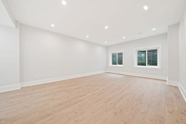 94 Thurston Rd 94, Newton, MA 02464