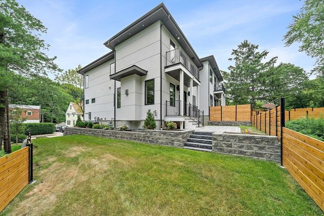 94 Thurston Rd 94, Newton, MA 02464