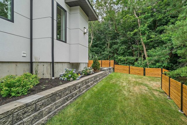 94 Thurston Rd 94, Newton, MA 02464