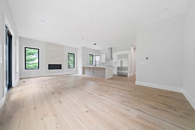 94 Thurston Rd 94, Newton, MA 02464
