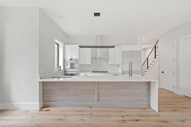 94 Thurston Rd 94, Newton, MA 02464