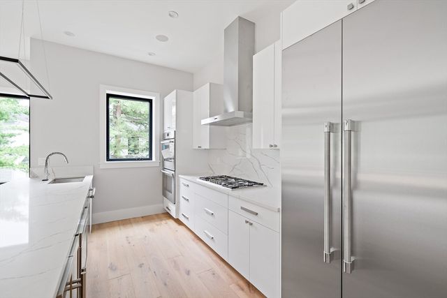 94 Thurston Rd 94, Newton, MA 02464