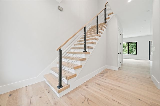 94 Thurston Rd 94, Newton, MA 02464