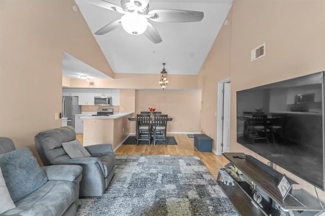 3874 Lyons Road 305-6, Coconut Creek, FL 33073