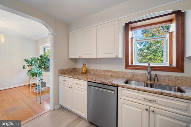 6725 PINE DR, Columbia, MD 21046