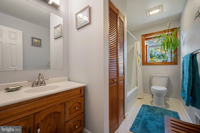 6725 PINE DR, Columbia, MD 21046