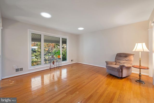 6725 PINE DR, Columbia, MD 21046