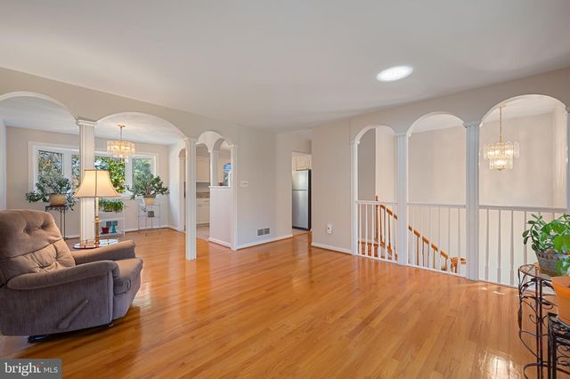 6725 PINE DR, Columbia, MD 21046