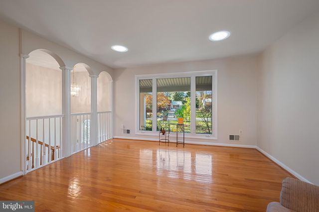 6725 PINE DR, Columbia, MD 21046