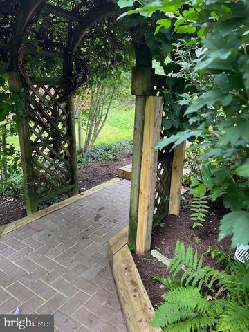 6725 PINE DR, Columbia, MD 21046