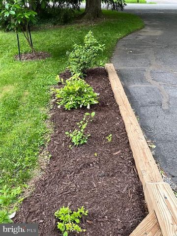 6725 PINE DR, Columbia, MD 21046