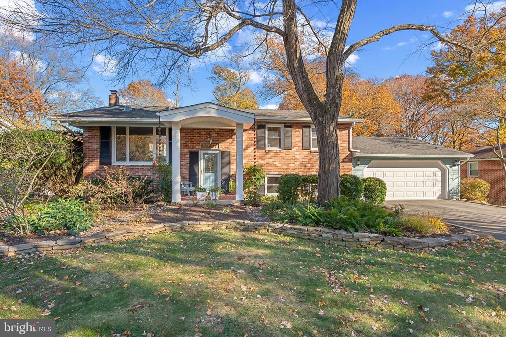 6725 PINE DR, Columbia, MD 21046