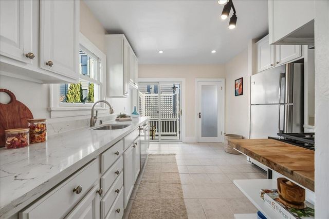 1720 Walnut St., Alameda, CA 94501