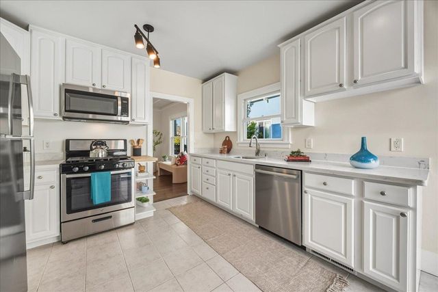 1720 Walnut St., Alameda, CA 94501