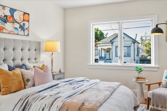 1720 Walnut St., Alameda, CA 94501