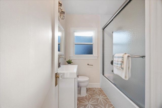 1720 Walnut St., Alameda, CA 94501