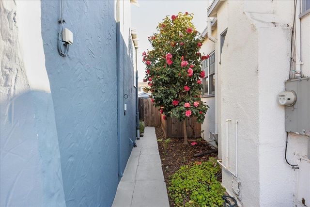 1720 Walnut St., Alameda, CA 94501