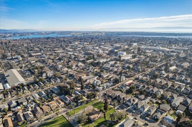 1720 Walnut St., Alameda, CA 94501