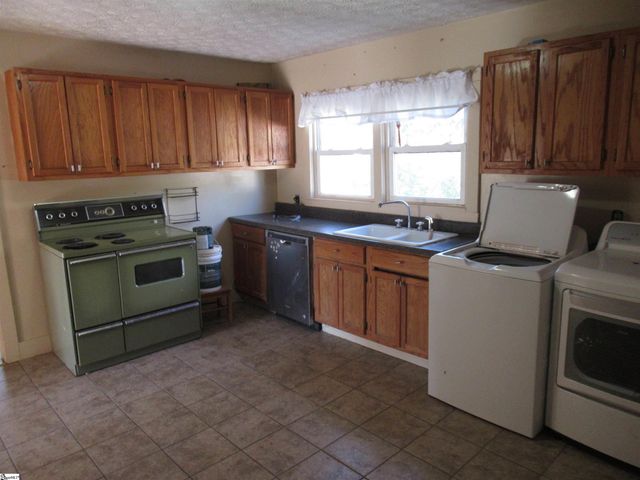 102 Sunset Drive, Pickens, SC 29671