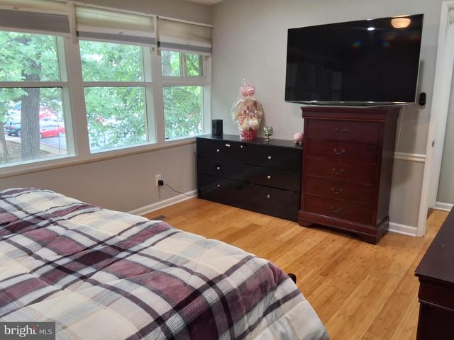 4406 FOREST GLEN CT, Annandale, VA 22003