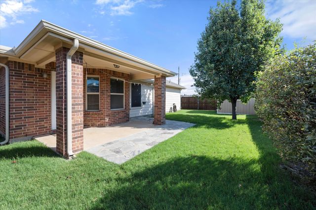 1001 Pigeon Hawk Drive, Little Elm, TX 75068