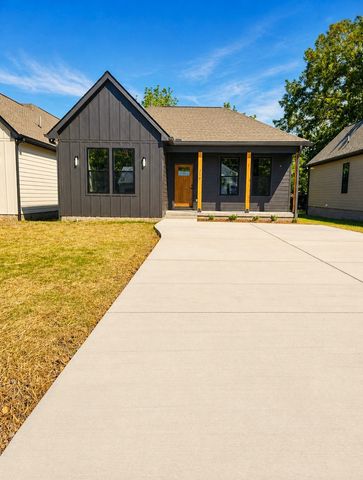 319 Jackson St, White Bluff, TN 37187