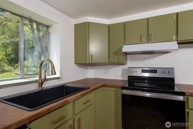 4102 80th Street E, Tacoma, WA 98443
