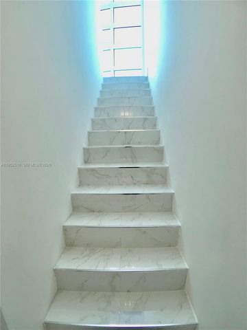 50 S Pointe Dr LOFT4, Miami Beach, FL 33139