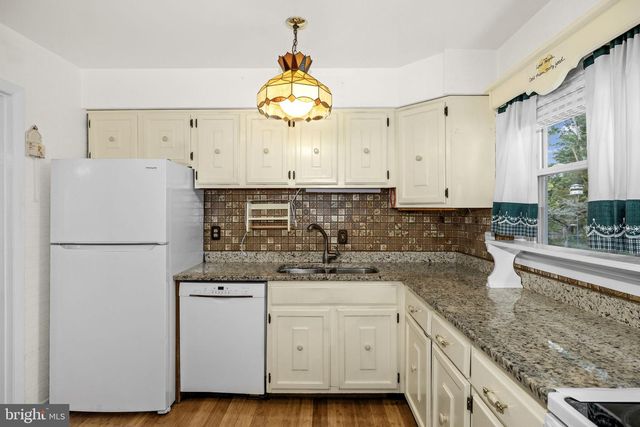 5236 MIDWAY CT, Woodbridge, VA 22193