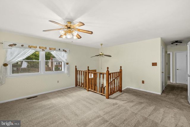 5236 MIDWAY CT, Woodbridge, VA 22193