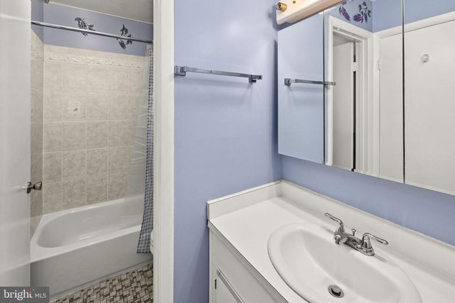 5236 MIDWAY CT, Woodbridge, VA 22193