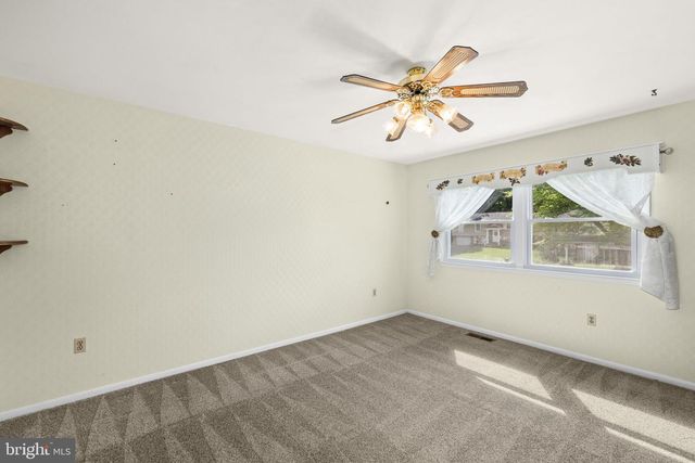 5236 MIDWAY CT, Woodbridge, VA 22193